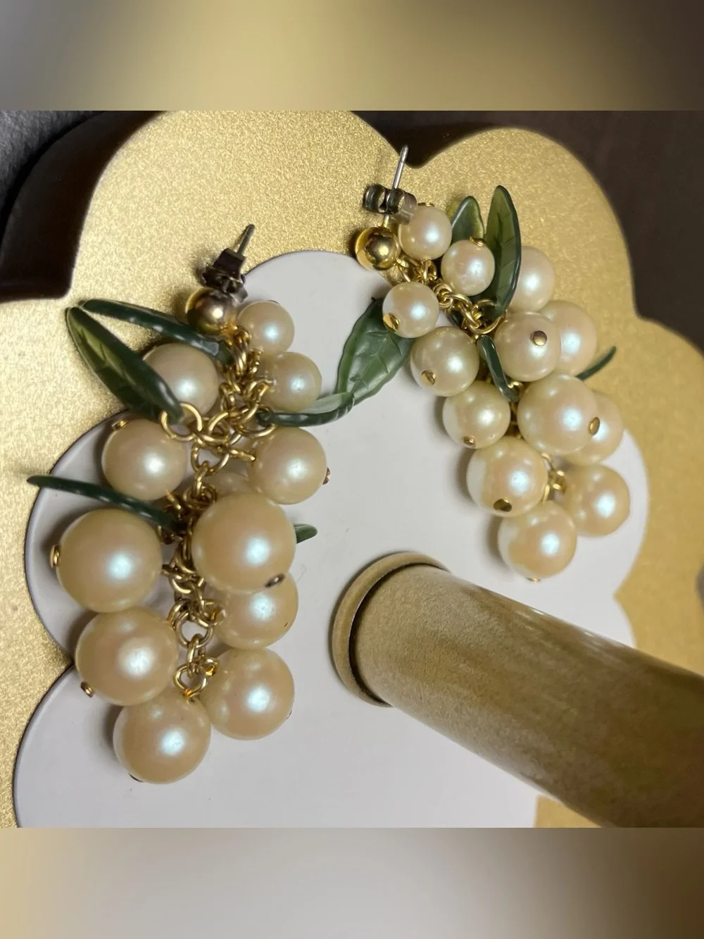 Avon Pearlesque Grape Cluster Dangling Post Earrings 1997 Faux Jade Accent